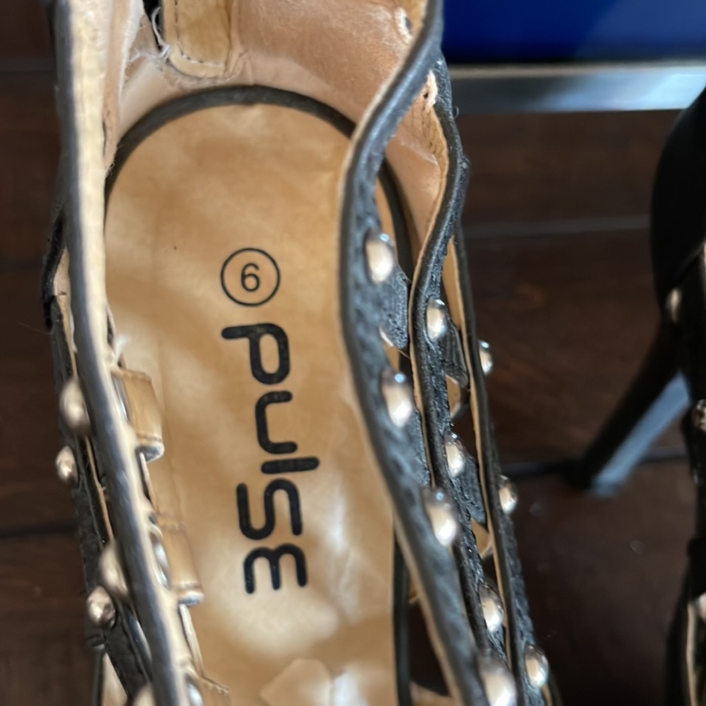 Pulse Shoes - Picture 5 of 8